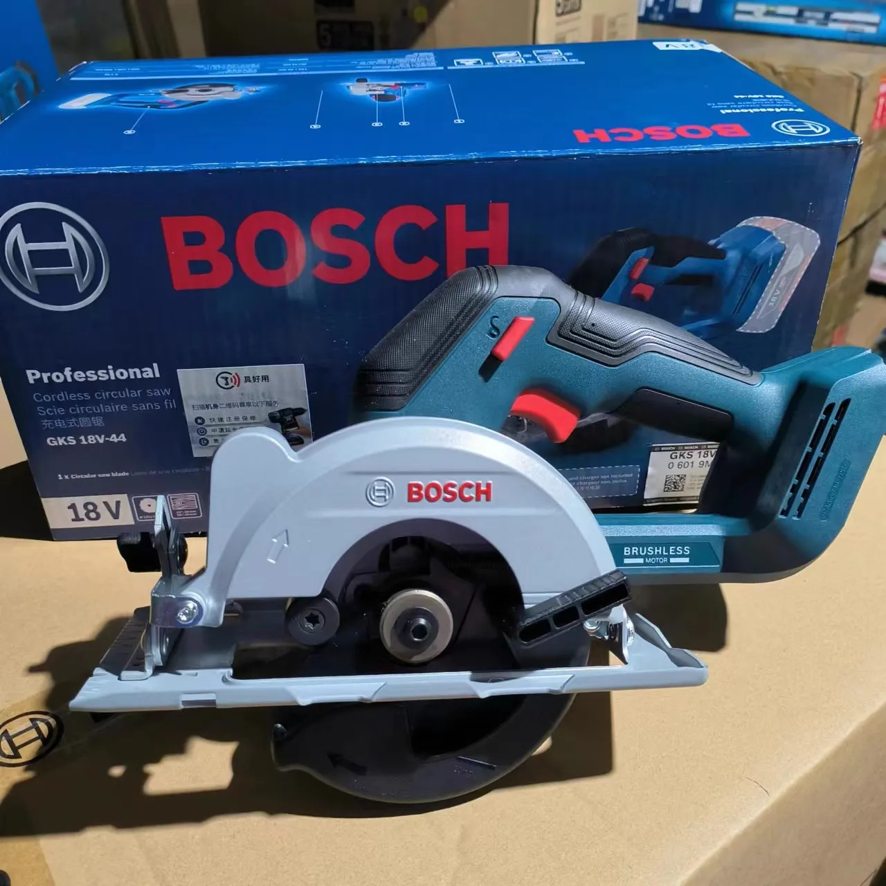 منشار دائري بوش GKS18V-44 بقوة - مراجعة Power Tools For Woodworking وسعره